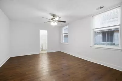 3727 N Pine Grove Avenue #109, Chicago, IL 60613 - Photo 8