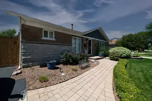 16450 67th Ct, Tinley Park, IL 60477 - Photo 2
