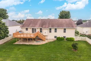208 White Tail Ln, Hudson, IL 61748 - Photo 38