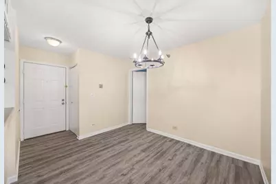 214 Glengarry Drive #201, Bloomingdale, IL 60108 - Photo 2