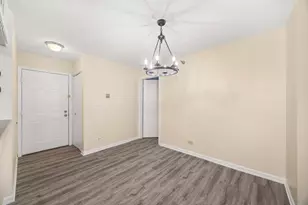 214 Glengarry Dr, Bloomingdale, IL 60108 - Photo 2