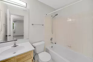 2403 Mallow Ct, Schaumburg, IL 60194 - Photo 16