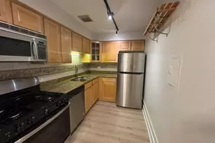 611 W Patterson Ave, Chicago, IL 60613 - Photo 22