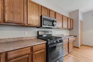 676 S Wellston Ln, Romeoville, IL 60446 - Photo 10