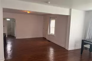 10 N Greenleaf St, Gurnee, IL 60031 - Photo 4