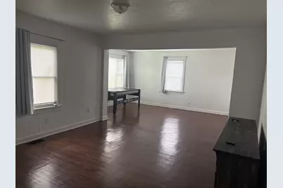 10 N Greenleaf Street, Gurnee, IL 60031 - Photo 2