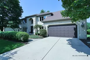 1412 Greenlake Dr, Aurora, IL 60502 - Photo 2