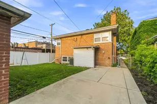 8344 Kedvale Ave, Skokie, IL 60076 - Photo 24