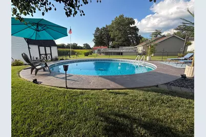312 Randolph Drive, Centralia, IL 62801 - Photo 10