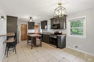 165 E 2740S Rd, Kankakee, IL 60901 - Photo 8