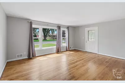 165 E 2740S Road, Kankakee, IL 60901 - Photo 4