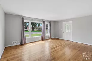 165 E 2740S Rd, Kankakee, IL 60901 - Photo 4