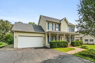 363 Dee Ct, Somonauk, IL 60552 - Photo 2