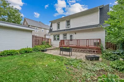 1614 S Carroll Avenue, Freeport, IL 61032 - Photo 6