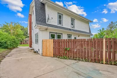 1614 S Carroll Avenue, Freeport, IL 61032 - Photo 4