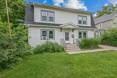 1614 S Carroll Avenue, Freeport, IL 61032 - Photo 2