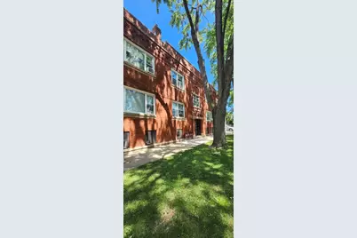 4252 W Henderson Street #2E, Chicago, IL 60641 - Photo 2