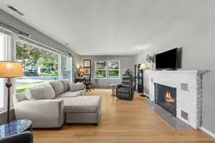 304 S Loomis St, Naperville, IL 60540 - Photo 2