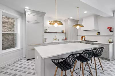 1907 W Berwyn Avenue, Chicago, IL 60640 - Photo 2