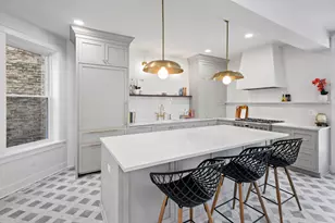 1907 W Berwyn Ave, Chicago, IL 60640 - Photo 2