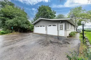 19123 101st St, Bristol, WI 53104 - Photo 12