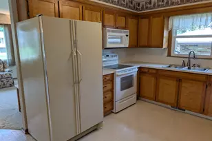 1358 Empire Ct, Freeport, IL 61032 - Photo 8