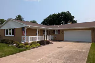 1358 Empire Ct, Freeport, IL 61032 - Photo 1