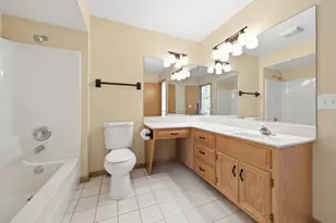 2218 Tamarack Dr, Downers Grove, IL 60515 - Photo 20