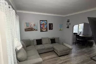 8322 S Burnham Ave, Chicago, IL 60617 - Photo 2