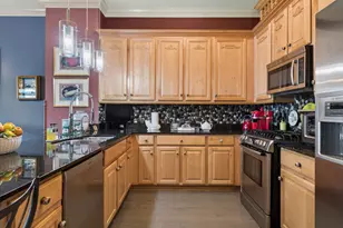 340 W Superior St, Chicago, IL 60654 - Photo 10