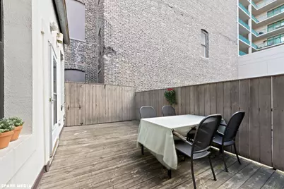 353 W Chicago Avenue #4E, Chicago, IL 60654 - Photo 10
