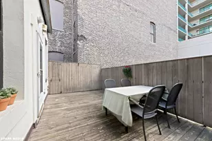 353 W Chicago Ave, Chicago, IL 60654 - Photo 10