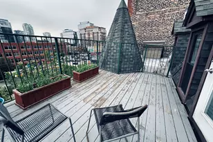 353 W Chicago Ave, Chicago, IL 60654 - Photo 18