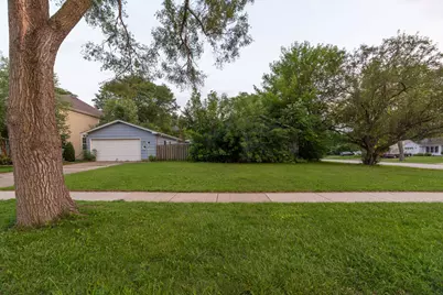 1545 N Kaspar Avenue, Arlington Heights, IL 60004 - Photo 2