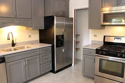211 Blossom Court #211, Buffalo Grove, IL 60089 - Photo 2