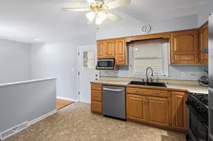 319 Gareth Ln, Schaumburg, IL 60193 - Photo 12