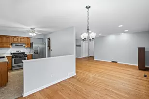 319 Gareth Ln, Schaumburg, IL 60193 - Photo 10