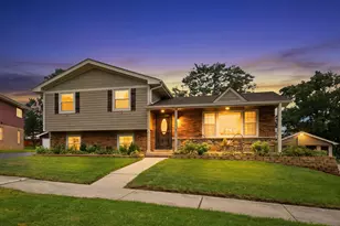 10453 S Stowe Ct, Palos Hills, IL 60465 - Photo 2