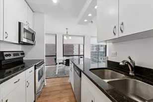 345 W Fullerton Pkwy, Chicago, IL 60614 - Photo 4