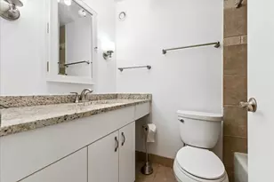 345 W Fullerton Pkwy, Chicago, IL 60614 - Photo 10