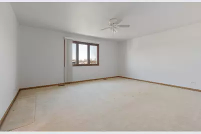 820 Adam Lane, Hampshire, IL 60140 - Photo 10