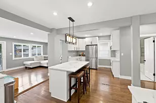 7028 N Oriole Ave, Chicago, IL 60631 - Photo 10