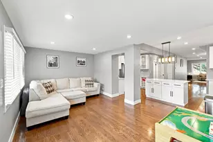 7028 N Oriole Ave, Chicago, IL 60631 - Photo 12