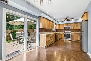 93 Pine Cir, Cary, IL 60013 - Photo 6