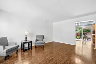 93 Pine Cir, Cary, IL 60013 - Photo 4