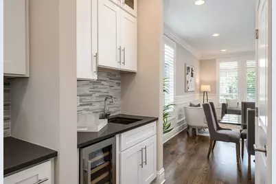 3707 N Albany Avenue, Chicago, IL 60618 - Photo 8