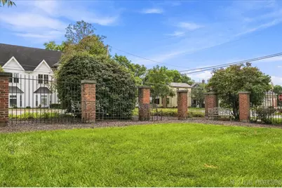 111 S 5th Avenue #E, Saint Charles, IL 60174 - Photo 4
