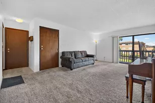 1620 Richmond Cir, Joliet, IL 60435 - Photo 6