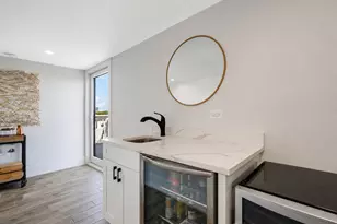 1511 W Irving Park Rd, Chicago, IL 60613 - Photo 18