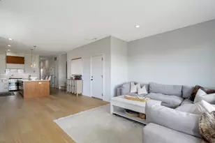 1511 W Irving Park Rd, Chicago, IL 60613 - Photo 6